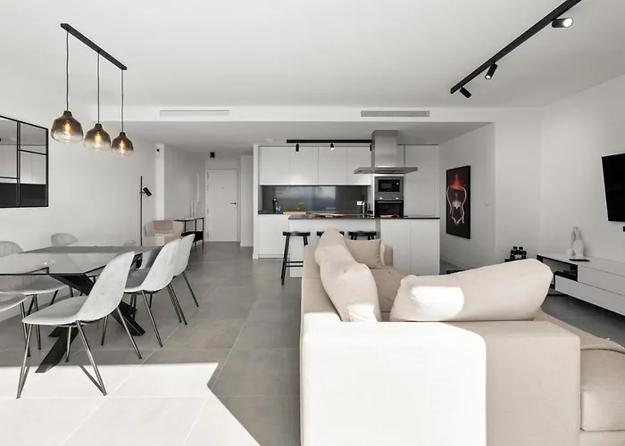 Discover Luxury Living In Estepona's Oasis-rdr467 *