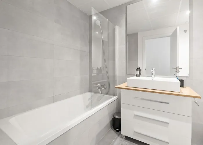 Discover Luxury Living In Estepona's Oasis-rdr467 Estepona