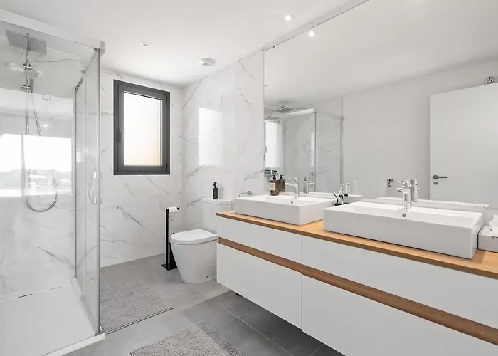 Discover Luxury Living In Estepona's Oasis-rdr467 Estepona